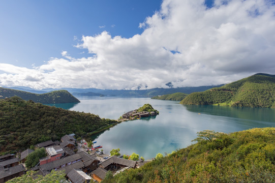 泸沽湖