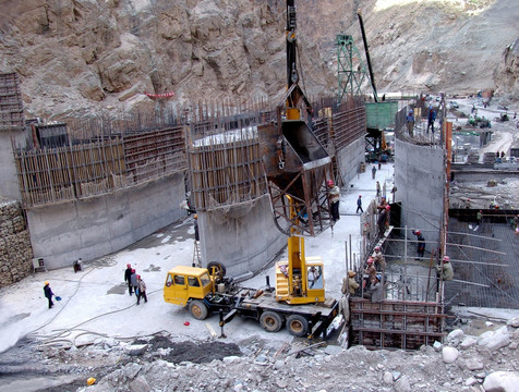 水电站建设一线施工现场