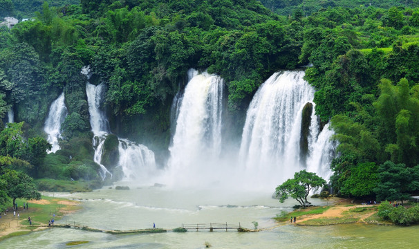 瀑布风景