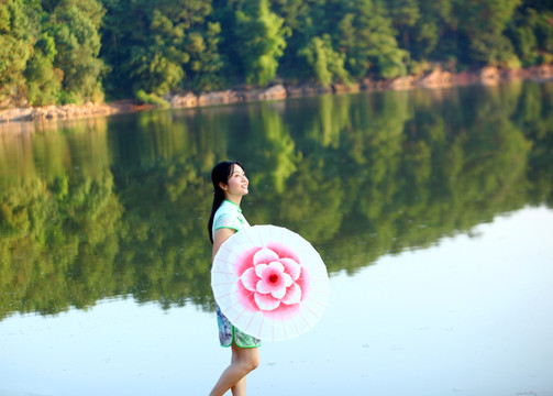 青山绿水 美女人像