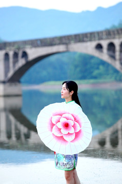 中國(guó)旗袍美女