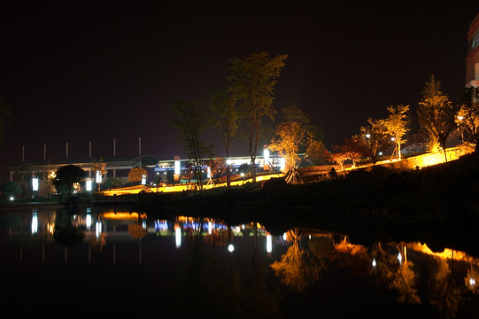 阿坝师范学院南湖高清夜景