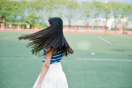 长发女孩