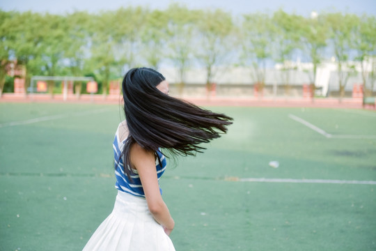 长发女孩