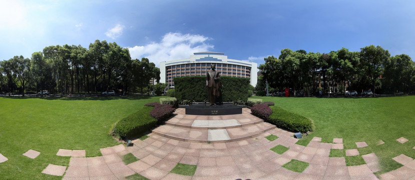 浙江大学竺可桢雕塑全景