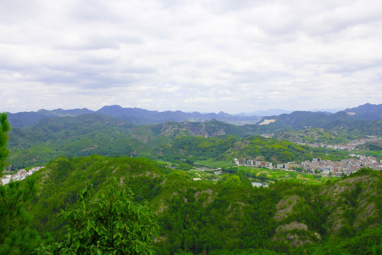 群山