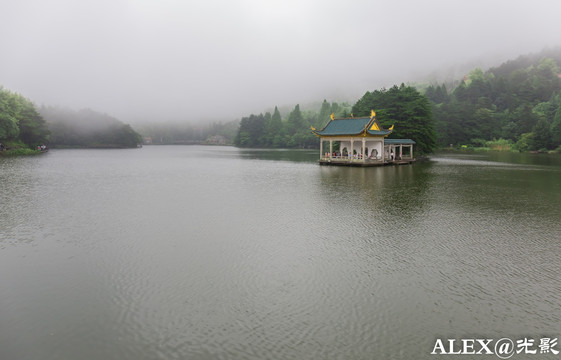 庐山如琴湖