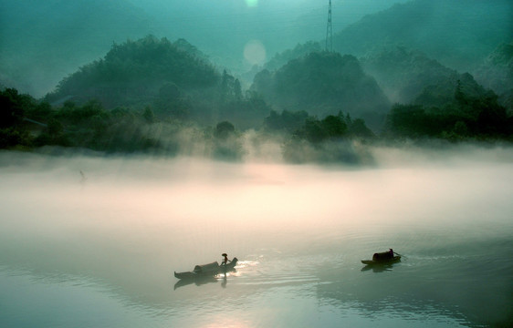 东江湖晨雾