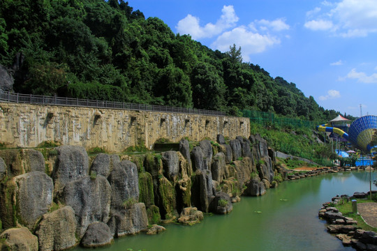 孽龙洞风景区水上乐园