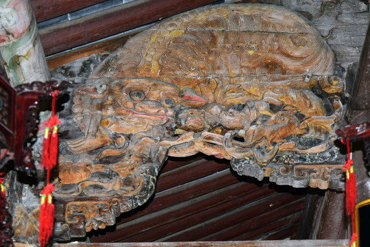 狮子图案古建筑木雕装饰