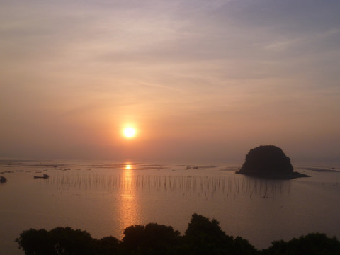 海上日出