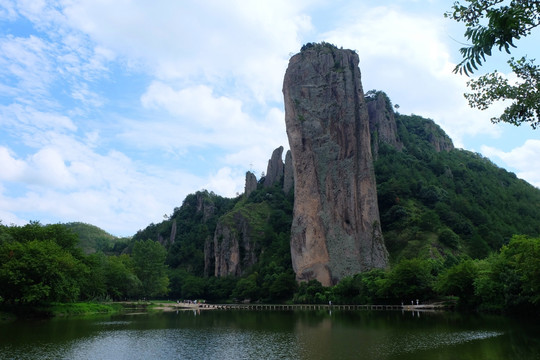 鼎湖峰