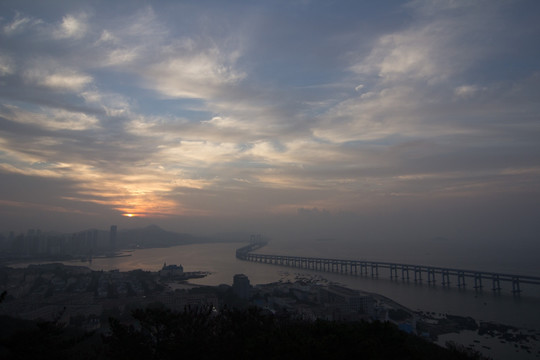 大连星海湾跨海大桥日出