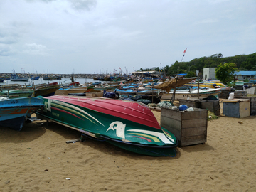 斯里兰卡渔港渔船