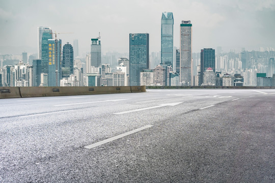 城市道路建筑和天际线