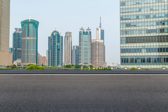 城市道路建筑和天际线