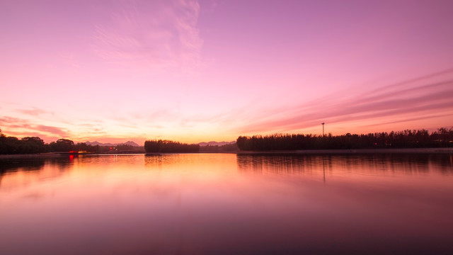 湖景晚霞