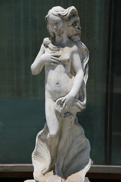 石雕雕欧洲少女裸体雕像