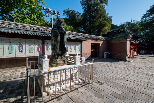 北京孔庙 孔夫子像