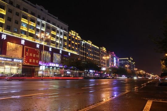 雨后 城市 夜景 霓虹灯 街景
