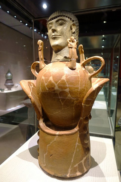男性雕像 卡诺皮克罐
