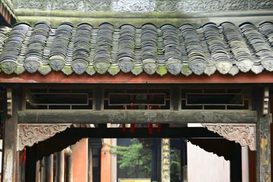 中式建筑 风雨廊 青瓦绿苔