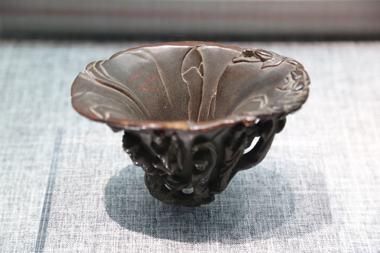 清代犀牛角雕八仙庆寿纹杯