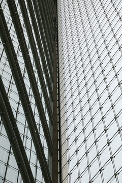新保利大厦超高对角玻璃幕墙