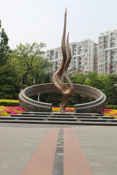 奥奥运圣火城市雕塑