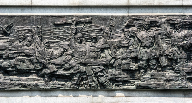 战争题材雕塑