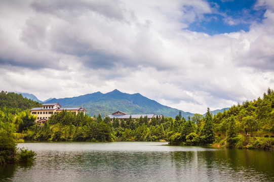 古田山庄 湖边酒店