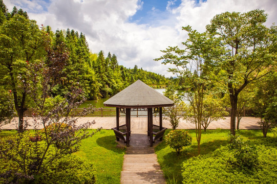 古田山庄五龙湖凉亭