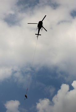 直升机吊人作业 高空 吊人 带