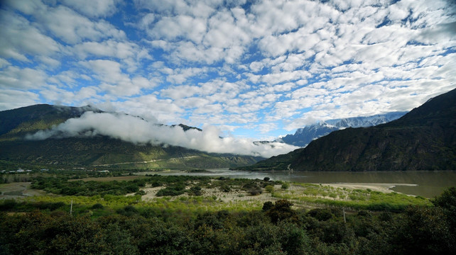 林芝雅鲁藏布大峡谷南迦巴瓦峰