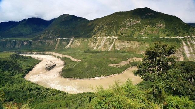 林芝雅鲁藏布大峡谷南迦巴瓦峰