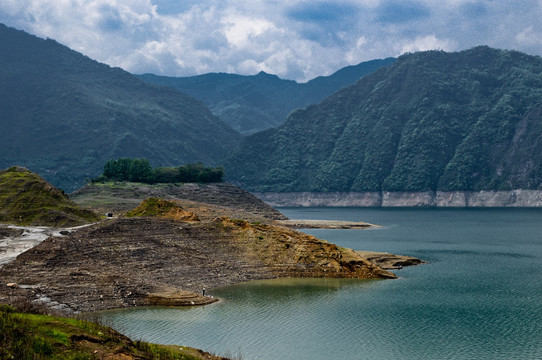 紫坪铺水库