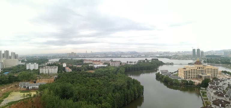 遗爱湖东段风景