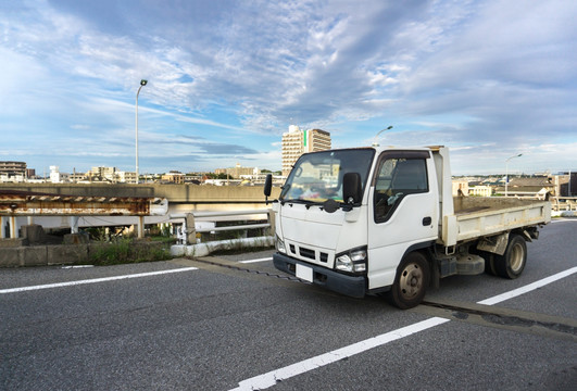 卡车 载货汽车 翻斗车