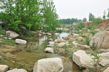 泉水 山涧流水