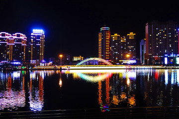 延吉河岸的建筑群灯光夜景