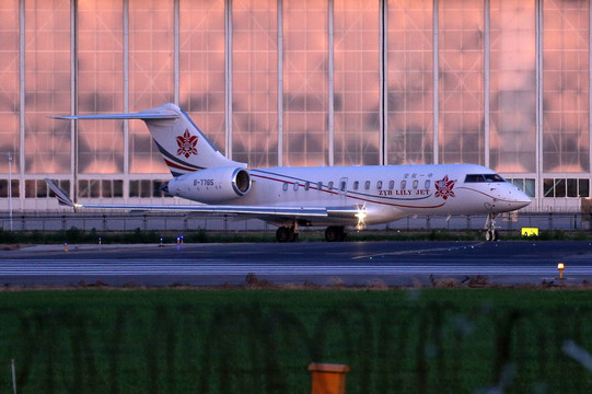 中一太客商务航空 飞机滑行