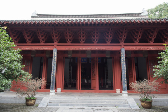 中式建筑 朱漆大门