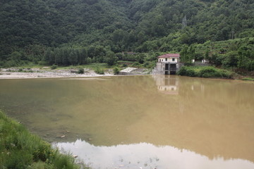 石泉县胡家湾水电站电站库区