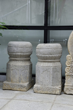 柱础石