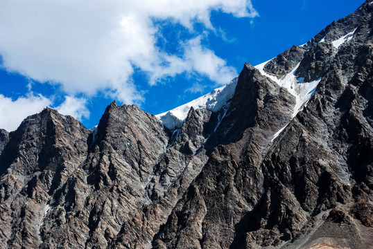 天山