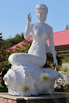 海螺女雕像