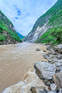 金沙江峡谷 虎跳峡