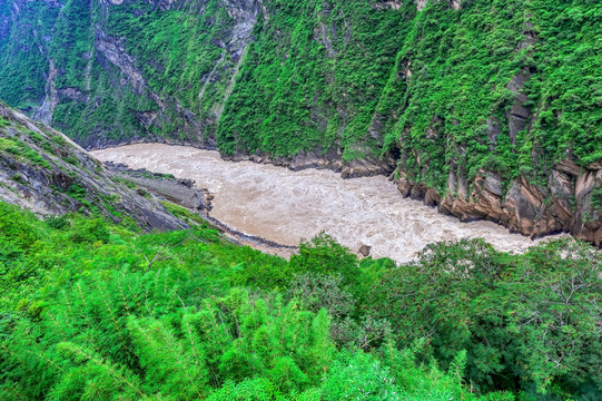 金沙江大峡谷 虎跳峡