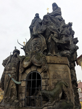 圣约翰费利克斯和伊万雕像