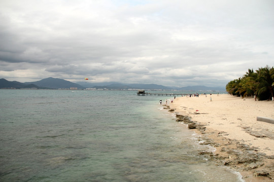 海滩  海浪